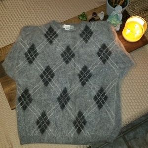 Luxuriously soft rabbit hair sweater 🌹❤